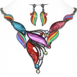 Curve Point Leaves Necklace
